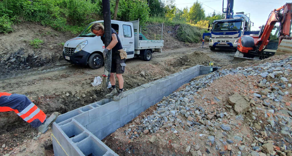 Ausgießen der Schalsteine